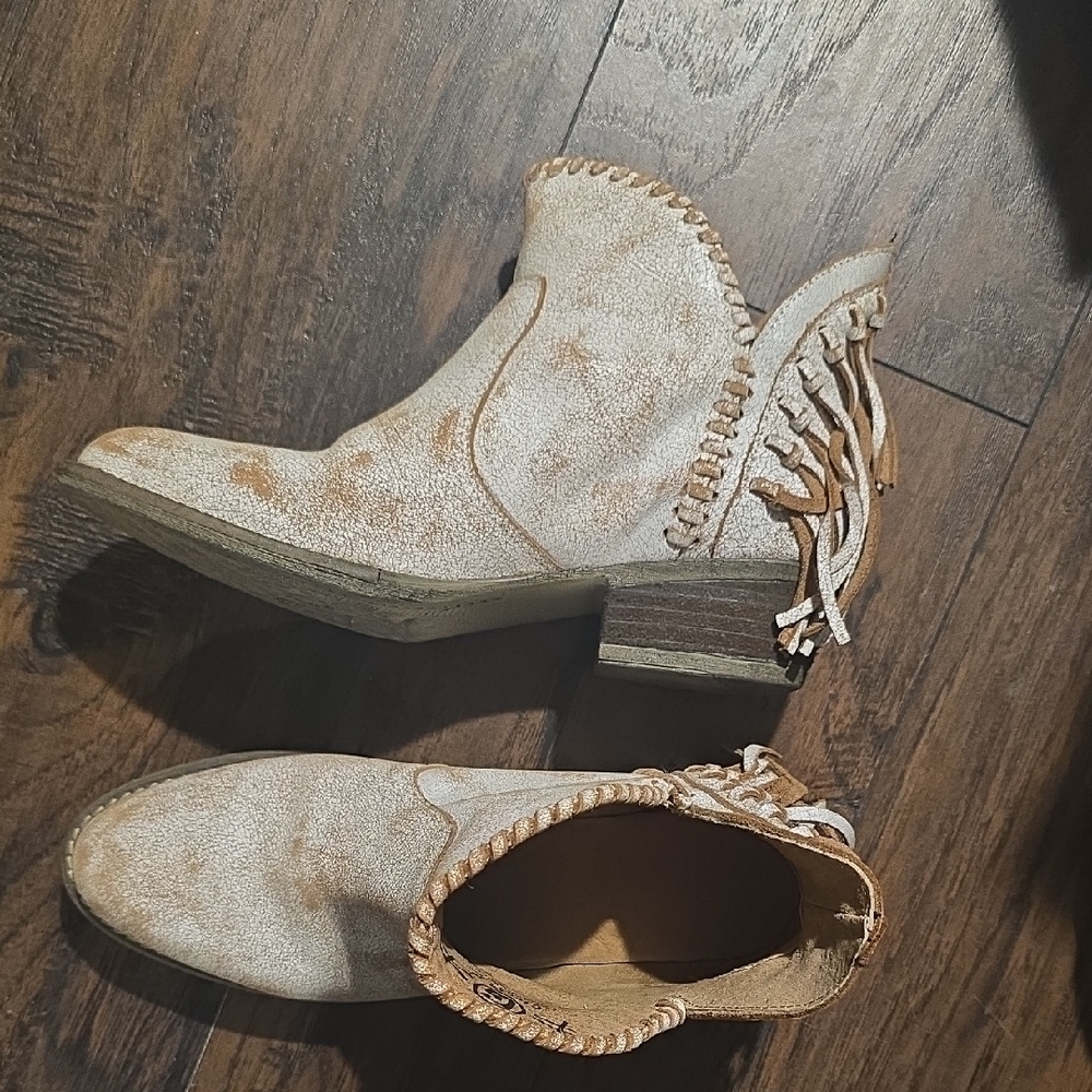 Like New Circle G Fringe Western Ankle Boots